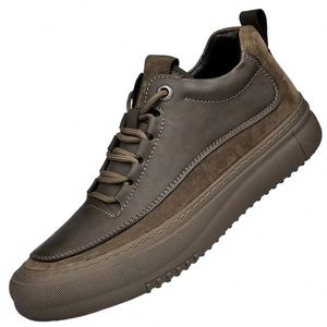 Sneakers tendance pour hommes, nouveaux mocassins respirants, chaussures en cuir décontractées - Product Image 1