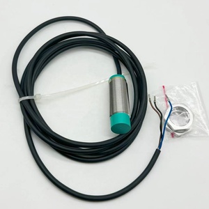 สวิตช์เซ็นเซอร์แบบเหนี่ยวนำ Pepperl+Fuchs รุ่น NBN8-18GM50-E0 - Product Image 1
