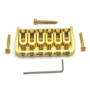 กีตาร์ไฟฟ้า 6 สายพร้อมสายโลหะผสมสังกะสีบาง บริดจ์แบบยึดติดรูปตัวยูแบบพับขอบ และอุปกรณ์เสริมสีทอง/สีเงิน/สีดำ - Product Image 2