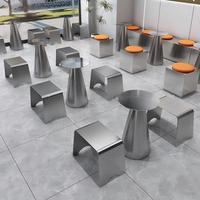 Ensemble de table ronde et de tabourets en acier inoxydable économique et industriel pour café, mobilier commercial pour café et restaurant