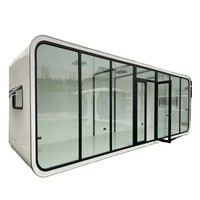 Maison capsule en acier moderne en forme de pomme avec conception étanche pour atelier, salle de sport, entrepôt et usage extérieur