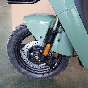 Trottinette électrique U8 48V 20Ah 500W Moteur sans balais Vitesse maximale de 20 km/h Éclairage LED Utilisation pour les trajets domicile-travail - Product Image 2