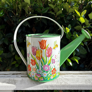 La regadera puede estar hecha de metal de alto calibre para un uso duradero en eventos de temporada o fines decorativos a largo plazo - Product Image 1