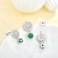 Ensemble Collier Pendentif et Boucles d'Oreilles Pendantes QX Sunburst Pavé CZ pour Femme, Ton Argent, Pierre Précieuse Verte, Bijoux de Mariée, Vente en Gros, Personnalisé
