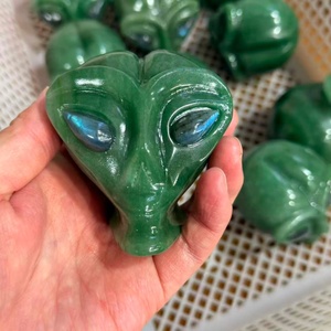 Tengkorak Alien Kristal Kuarsa Mawar Alami 8cm, Ukiran Tangan, untuk Dekorasi Rumah - Product Image 3