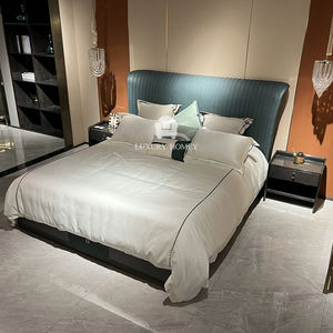 Juego de Muebles de Dormitorio de Lujo, Moderno y Acogedor, con Tapicería de Cuero y Construcción de Madera - Product Image 5