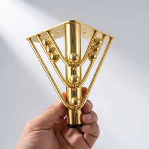 <span class=keywords><strong>Pieds</strong></span> de meubles triangulaires modernes en fer doré robustes, <span class=keywords><strong>pieds</strong></span> de remplacement DIY pour canapé, armoires de cuisine, salon, salle à manger, à <span class=keywords><strong>visser</strong></span> - Product Image 1