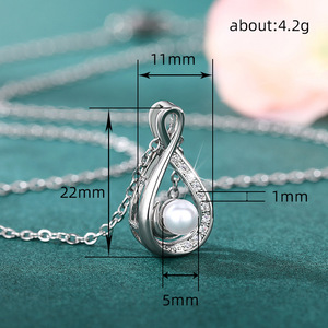Collana con Ciondolo Sole Luna Stella per Donne, Gioielli di Moda Celestiale - Product Image 4