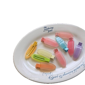 Vente en gros de pinces à cheveux coréennes <span class=keywords><strong>d</strong></span>'été en alliage couleur gelée, mode, 5,5 cm, géométriques, sans couture, pour franges latérales, pour filles, mariage, en carton - Product Image 6
