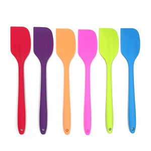 Large integrated <b>silicone</b> cake scraper, household butter spatula, mixing knife, <b>baking</b> tool, available for wholesale. - Product Image 3