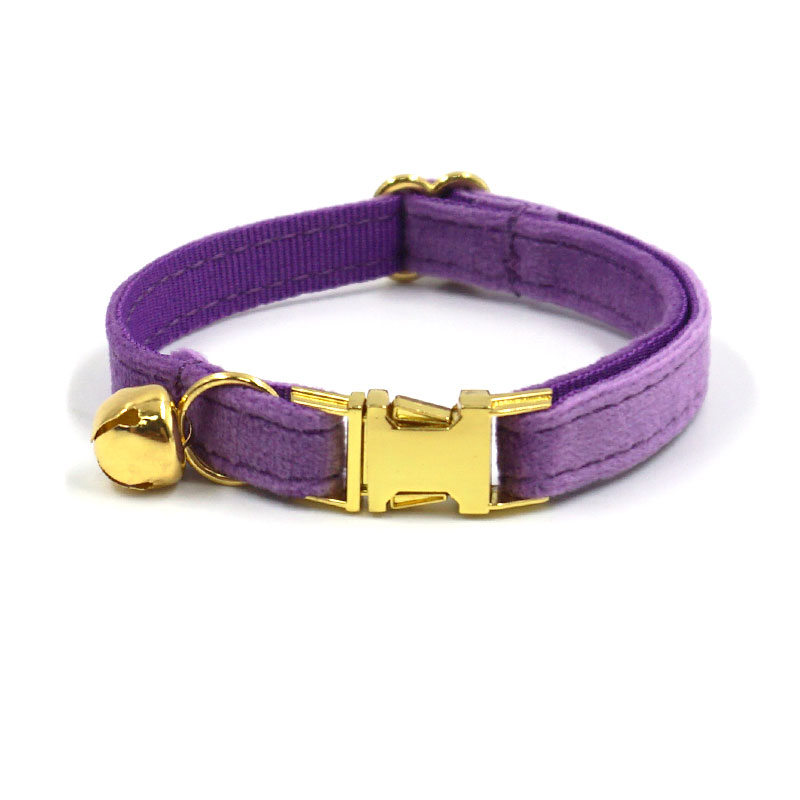 Yellow gold cat collar