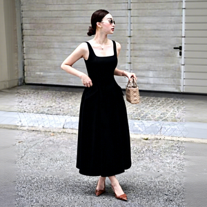 Robe longue élégante noire unie, coupe ajustée et évasée, style débardeur, taille naturelle, coupe trapèze, tissée, pour le bureau et les soirées estivales [V173] - Product Image 1