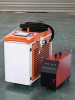 Machine de soudage au laser à fibre intégrée portative RayFine 1500W 2000W 3000W pour le soudage des métaux, le nettoyage des surfaces et les travaux de découpe