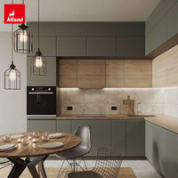 Cuisine modulaire en MDF gris de haute qualité fabriquée sur mesure par Alland avec un design moderne pour une maison contemporaine