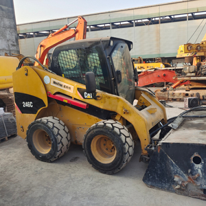 لودر انزلاقي كاتربيلر <span class=keywords><strong>CAT</strong></span> 246C مستعمل عالي الجودة ورخيص، يعمل بكفاءة مثالية، محرك كاتربيلر، حمولة مقدرة 3400 كجم، منشأ أمريكي - Product Image 2
