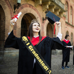 Fascia 'I GRADUATED' all'ingrosso, Forniture per decorazioni per feste di compleanno, Fascia 'I GRADUATED' personalizzata per la classe del 2026 - Product Image 6