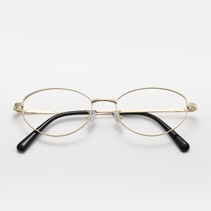 <span class=keywords><strong>2026</strong></span>年新型カスタムロゴ入りチタンシルバーワイヤー眼鏡、オーバルヴィンテージスタイルフレーム、男女兼用 - Product Image 4