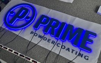 Enseignes électroniques personnalisées pour entreprises, réception, enseignes LED 3D rétroéclairées, enseignes de devanture de magasin personnalisables, logo métallique, enseignes pour bâtiments et commerces