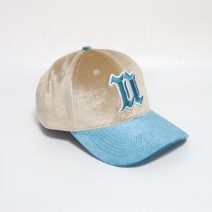 قبعات بيسبول شتوية دافئة بتصميم عصري من قطعتين مع تطريز حروف على قماش مخملي، قبعات مخملية بستة ألواح - Product Image 2