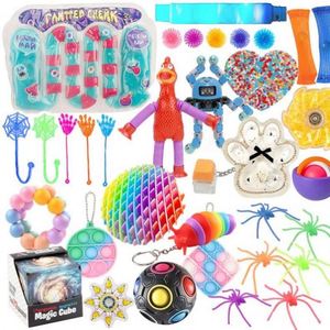 Llavero de metal transformable con teclado de Navidad, juguetes antiestrés giratorios, bolas blandas para teclas, novedades y juguetes de broma para niños - Product Image 3
