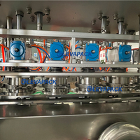 Machine automatique de vissage de bouchons pour bocaux en verre, avec alimentation automatique de capuchons métalliques et scelleuse