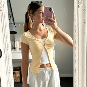 Camiseta de Manga Corta con Cuello en V, Estilo Francés, Bloques de Color Dulces, Diseño de Nudo Trenzado, Dos en Uno, para Verano, Moda Femenina, Informal - Product Image 4