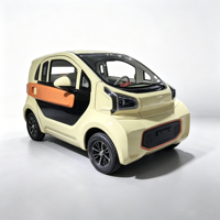Quadricycle Électrique Populaire à Cabine Fermée pour Seniors, 4 Places, Mini Véhicule Électrique à Basse Vitesse pour le Quartier et les Voyages en Zone Rurale