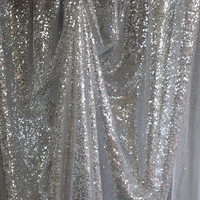Décoration de scène de mariage luxueuse avec un rideau de gaze scintillant (modèle Sequins06)