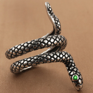 Anillo de Serpiente Dorado para Hombre, Estilo Punk, Joyería Animal, Regalo, Diseño de Ojo Rojo en Acero Inoxidable - Product Image 3