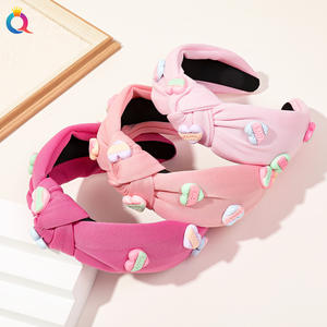 Qiyue ربطة رأس محبوكة للفتيات الجميلات مزينة بقلب من مادة الراتنج يمكن لصقه بنفسك ربطة شعر مزينة هدية لعيد الحب - Product Image 3