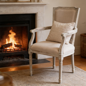 <span class=keywords><strong>Fauteuil</strong></span> en bois massif blanc cassé de style campagne française, assise en lin beige rembourrée, finition vieillie antique, meubles pour salon - Product Image 4