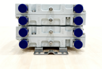 Filtre de bande professionnelle 2,6 GHz à quatre unités et 8 sections avec une puissance moyenne de 100 W pour base de réseau 5G