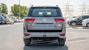 VENTAS RÁPIDAS <span class=keywords><strong>de</strong></span> TOYOTA LAND-CRUISER 300 VXR 3.3D USADO, Equipamiento Completo, <span class=keywords><strong>4x4</strong></span>, SUV Duradero, Motor V6 Twin Turbo - Product Image 3