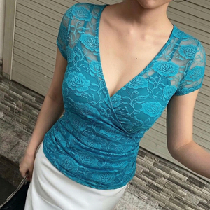 เสื้อยืดสายเดี่ยวสไตล์เรโทรลายกุหลาบผ้าลูกไม้ซีทรูคอวีแขนสั้นสำหรับฤดูร้อนสไตล์ฝรั่งเศสโรแมนติก - Product Image 4