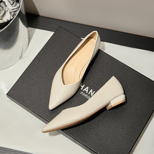 <span class=keywords><strong>Scarpe</strong></span> professionali da donna con <span class=keywords><strong>tacco</strong></span> <span class=keywords><strong>basso</strong></span> in vera pelle <span class=keywords><strong>scarpe</strong></span> da pendolare <span class=keywords><strong>nere</strong></span> a punta taglie più 41-43-piedi non stanchi a bocca bassa - Product Image 3