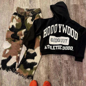 <span class=keywords><strong>Pantalon</strong></span> de survêtement personnalisé <span class=keywords><strong>en</strong></span> mohair imprimé camouflage <span class=keywords><strong>en</strong></span> laine surdimensionné cordon de serrage Streetwear Fluffy Graphic Knit Track Sweat Flare <span class=keywords><strong>pantalon</strong></span> <span class=keywords><strong>en</strong></span> mohair pour hommes - Product Image 3
