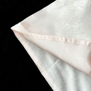 Set Pigiama in Seta Sintetica Ecologica ODM, Tecnologia Rinfrescante per Sudorazioni Notturne, Delicato sulla Pelle Sensibile, Organico e Sostenibile - Product Image 2
