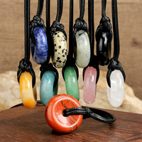 Collier Pendentif Donut en Cristal Chakra avec Pierre Pi, Cordon en Cuir Noir Réglable, Collier Porte-Bonheur et Vœux en Pierre Précieuse, Cadeaux