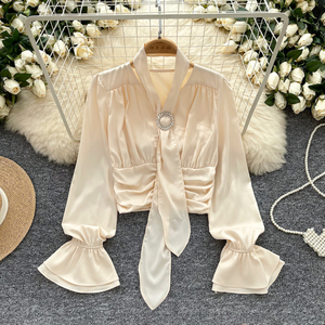 Chemisier léger de luxe pour femmes, ruban de satin, licou, taille pliée, manches courtes évasées pour femmes, décontracté - Product Image 1