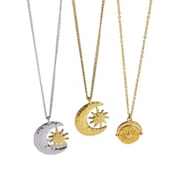 Collier Pendentif Lune Marteau Rotatif en Acier Inoxydable Plaqué Or 18K Poli Miroir, Design Créatif et Tendance pour Femme