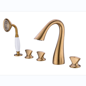 Nouveau Design de remplissage de baignoire romaine en or brossé 5 trous robinet de baignoire en laiton Double poignée avec pulvérisateur de douche à main