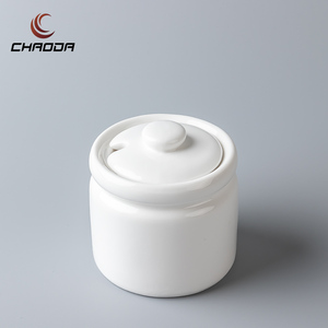 <span class=keywords><strong>Set</strong></span> di barattoli di zucchero in ceramica personalizzati <span class=keywords><strong>Set</strong></span> di bottiglie di condimento con coperchio per la casa e la cucina