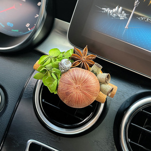 Ambientador de Coche con Clip para Ventilación, Hecho a Mano con Rodajas de Naranja Secas, Adorno de Madera Natural con Fragancia, Elegante Regalo Decorativo - Product Image 4