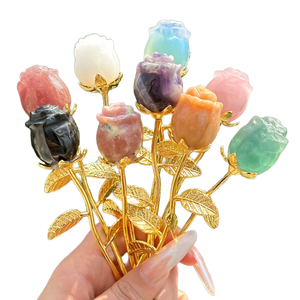 Runyangshi Vente en gros de gravats de cristal d'améthyste naturelle pour la guérison, fleurs de résine sculptées en forme de rose, décoration de mariage et de maison - Product Image 1