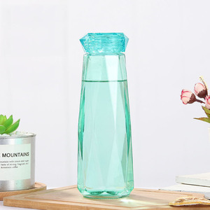 Barato creativo rombal vaso de agua con tapa portátil moderno personalizado diamante cristal botella de agua para regalo de negocios - Product Image 4