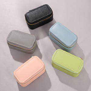 Mini Organizador de Viaje Personalizado, Mini Caja de Joyería de Cuero con Forro de Terciopelo, Estuche Pequeño de Almacenamiento de Joyas para Anillos y Colgantes - Product Image 6