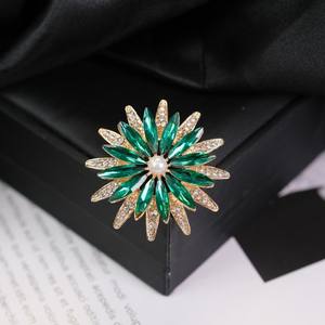 LEPAI ファッション 亜鉛合金 ゴールド 高級ブローチ ラインストーンブローチ レディースブローチ 卸売 - Product Image 6