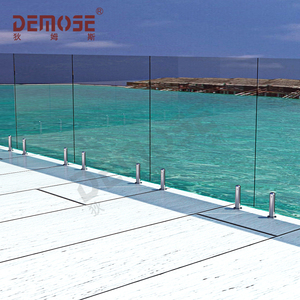 Panneaux de <span class=keywords><strong>clôture</strong></span> en <span class=keywords><strong>plexiglas</strong></span> modernes de qualité supérieure, <span class=keywords><strong>clôture</strong></span> de <span class=keywords><strong>piscine</strong></span> en verre trempé, rampes de terrasse extérieures sans cadre disponibles en vente - Product Image 3