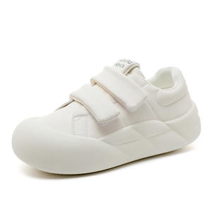Hermosas zapatillas deportivas con punta redonda y velcro, zapatos deportivos blancos versátiles para mujer, zapatos deportivos minimalistas de moda para primavera y otoño - Product Image 2