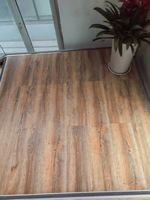 Revêtement de sol en vinyle SPC à chevrons, résistant à l'usure, moderne et luxueux, pour usage résidentiel, entrepôt et salle de sport - Revêtement de sol durable